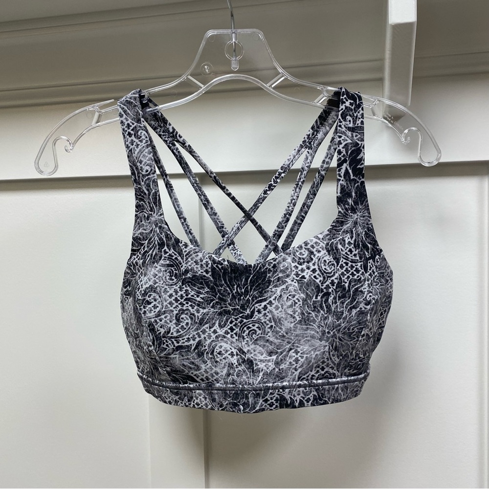 Lululemon Free to Be Serene Bra, Size 8